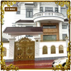 Công trình cổng cửa nhôm đúc nhà chú Phước Cà Mau