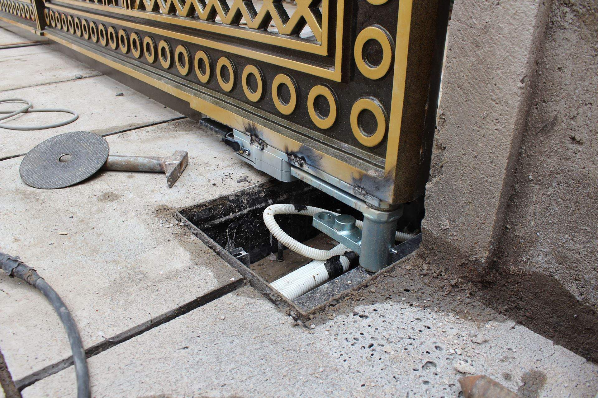 bản lề tự đ&oacute;ng