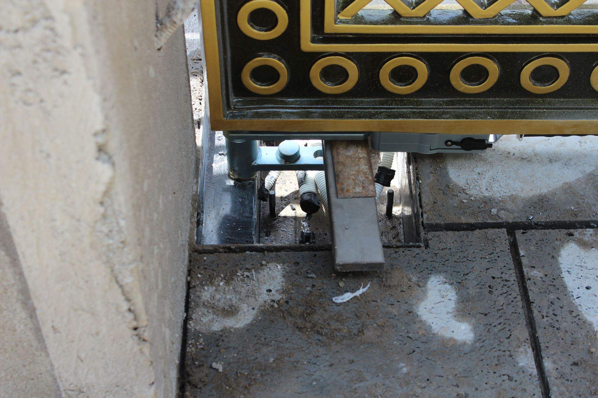 bản lề tự đ&oacute;ng